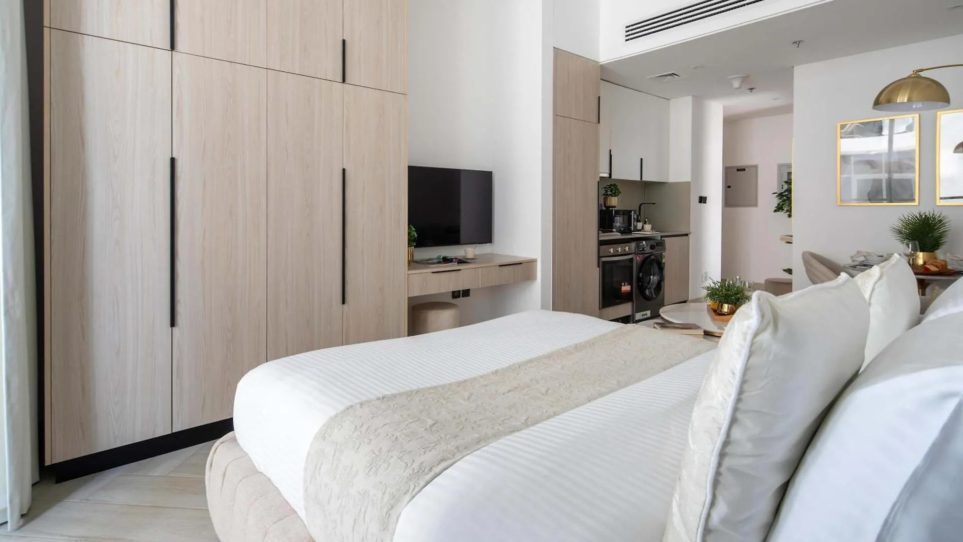 Frank Porter - Empire Residences Dubai Apartment