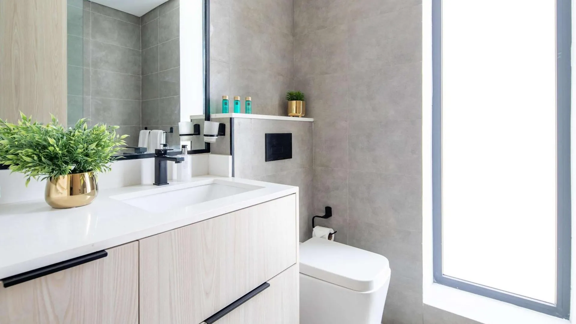 Frank Porter - Empire Residences Dubai Apartment